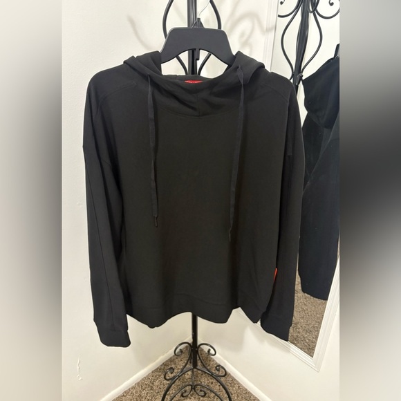 Stylish Black Hoodie Jacket for Women - Picture 1 of 8